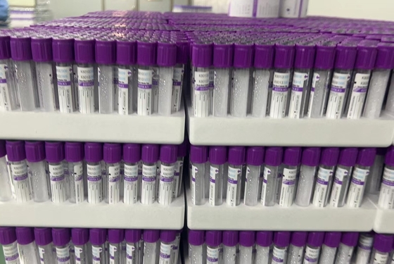 Bộ sưu tập máu EDTA chân không tiệt trùng bằng bức xạ Ống nghiệm thủy tinh 3ml 13 * 75mm